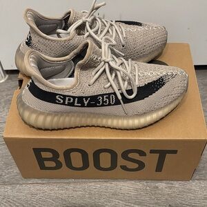 Adidas Yeezy Boost 350 V2 Sneakers